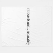 Couverture Polaire "Les introvertis s'unissent séparément" (Devant (Horizontal))