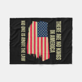 Couverture Polaire Les rois ne sont pas aux Etats-Unis Drapeau améric (Devant (Horizontal))