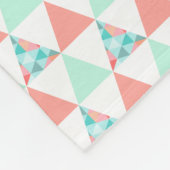 Couverture Polaire Les triangles géométriques monnayent le motif rose (Coin)