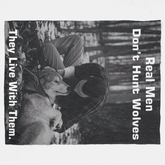 COUVERTURE POLAIRE LES VRAIS HOMMES NE CHASSENT PAS LES LOUPS (Devant (Horizontal))