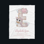 Couverture Polaire Lettre monographique E Pink Baby Girl Gift Bab<br><div class="desc">Un design unicorne avec la lettre monogramme E. Personnalisez cette adorable couverture bébé pour le bébé dont le nom commence par un E. Voir notre magasin pour d'autres lettres. https://www.zazzle.com/store/wahmteam</div>