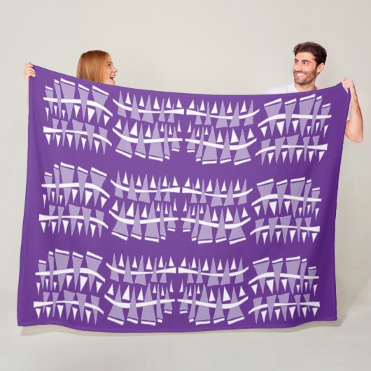 Couverture Polaire Lignes de Triangle Violet Dodle44c (En situation)