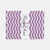 Couverture Polaire Lilac Purple/Blanc Monogramme Nom Keepsaké Chevron (Devant (Horizontal))