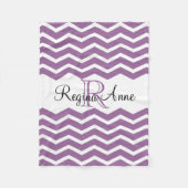 Couverture Polaire Lilac Purple/Blanc Monogramme Nom Keepsaké Chevron (Devant)