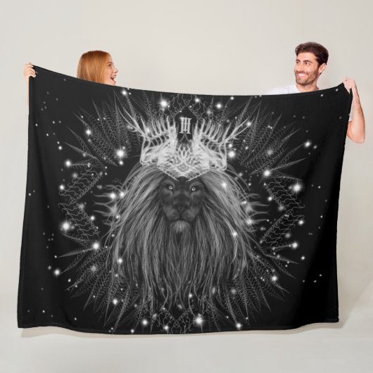Couverture Polaire Lion d'étoile avec monogramme de couronne (En situation)