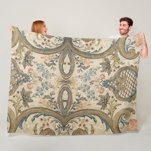 Couverture Polaire Louis XV Blanche Fleece Florale (En situation)