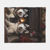 Couverture Polaire Malamute en Alaska près de la cheminée Noël (Devant (Horizontal))