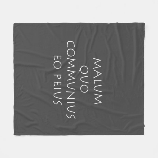 Couverture Polaire Malum quo communius eo peius (Devant (Horizontal))