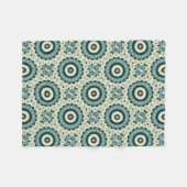 Couverture Polaire Mandala de fleur blanche et de bleu Cerulean (Devant (Horizontal))