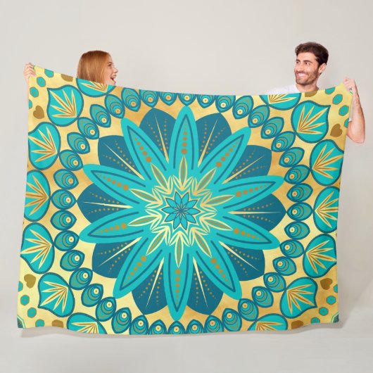 Couverture Polaire Mandala de fleurs bleu or (En situation)