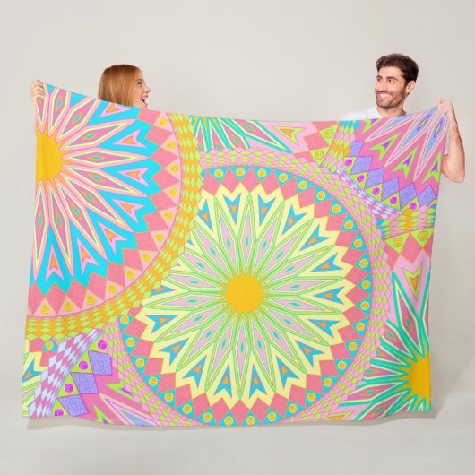 Couverture Polaire Mandala superposé rose bleu jaune menthe violet (En situation)