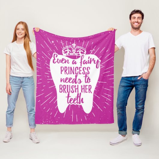 Couverture Polaire Même dents féeriques de princesse Needs To Brush (En situation)