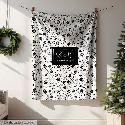 Couverture Polaire Minimalist Floral Blanket Monogram Grey Hues Style