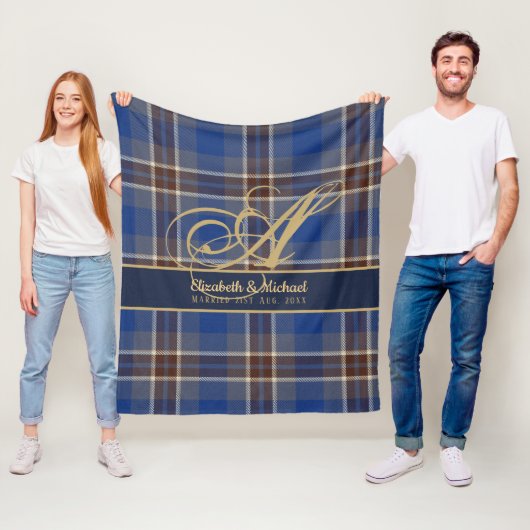 Couverture Polaire monogram Blue Tartan Plaid Newlyweds Wedding (En situation)