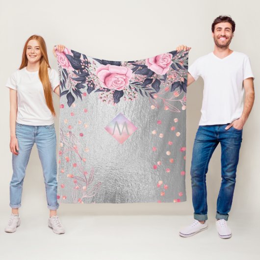 Couverture Polaire Monogram Silver Navy Rosegold Girly Newlyweds Cade (En situation)