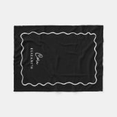 Couverture Polaire Monogramme à bordure ondulée noir et blanc (Devant (Horizontal))