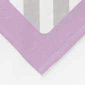 Couverture Polaire Monogramme de Chevron gris et violet (Coin)