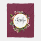 Couverture Polaire Monogramme de fleurs roses et bordeaux (Devant)