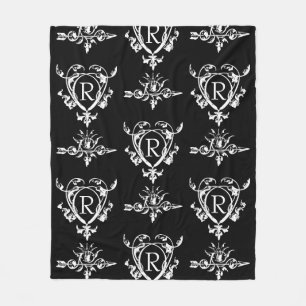 Couverture Polaire Monogramme Motif Gothique Coeur Et Flèche