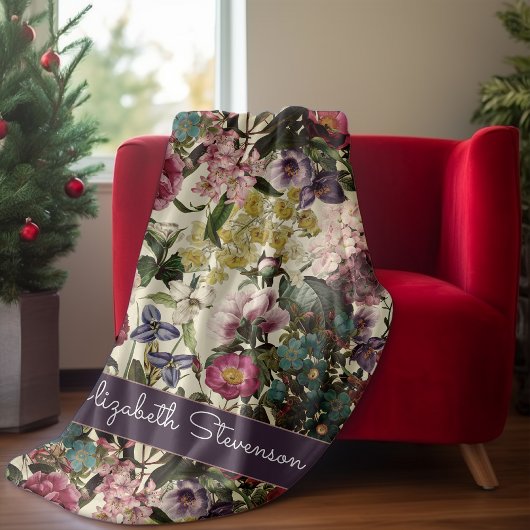 Couverture Polaire monogramme motif rose vintage