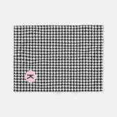 Couverture Polaire Monogramme Noir, Blanc et Pastel Rose Houndstooth (Devant (Horizontal))