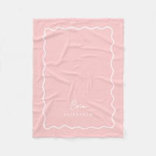 Couverture Polaire Monogramme Rose Pétale Bordure Ondulée
