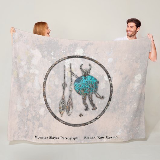 Couverture Polaire Monster Slayer Petroglyph Fleece Blanche (En situation)