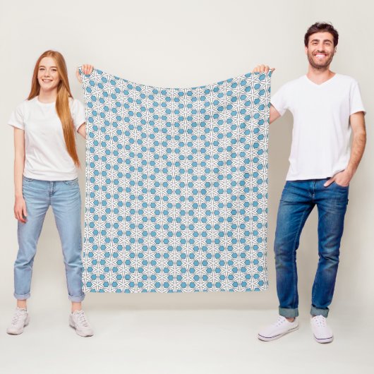 Couverture Polaire Mosaïque florale blanche et bleue (En situation)