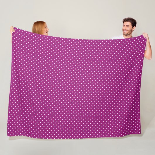 Couverture Polaire Motif à pois violets (En situation)
