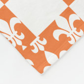Couverture Polaire Motif blanc et orange Fleur de Lis (Coin)