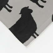 Couverture Polaire Motif de silhouettes de moutons noirs (Coin)