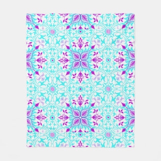 Couverture Polaire Motif feuillu expressif recoloré