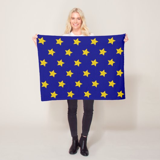 Couverture Polaire Motif Gold Stars, Bleu Marine, Exclusive (En situation)