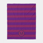 Couverture Polaire Motif monogrammé rayé violet et magenta (Devant)