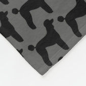 Couverture Polaire Motif noir de silhouettes de caniche standard (Coin)