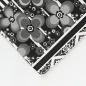Couverture Polaire Motif noir et blanc avec dentelle et patchwork (Coin)