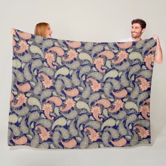 Couverture Polaire Motif Paisley (En situation)