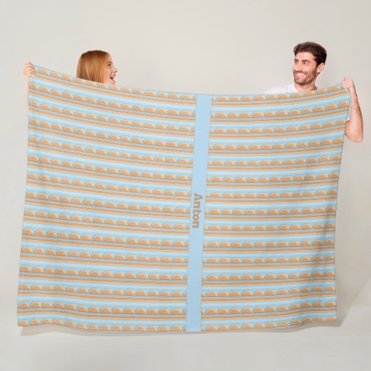 Couverture Polaire motif rayé bleu marron gris (En situation)