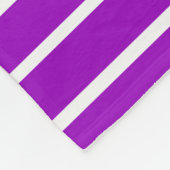Couverture Polaire Motif rayures violettes et blanches (Coin)