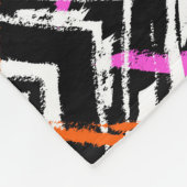 Couverture Polaire Motif tiré par la main noir, orange, et rose de (Coin)