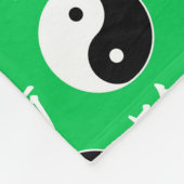 Couverture Polaire Motif Yinyang chinois sur fond vert (Coin)