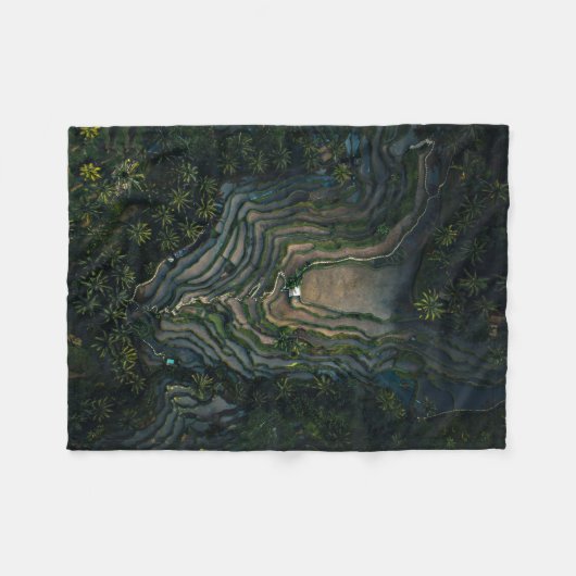 Couverture Polaire Mousse verte sur roche noire (Devant (Horizontal))