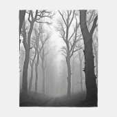 Couverture Polaire Mysterious Foggy Forest Path (Devant)