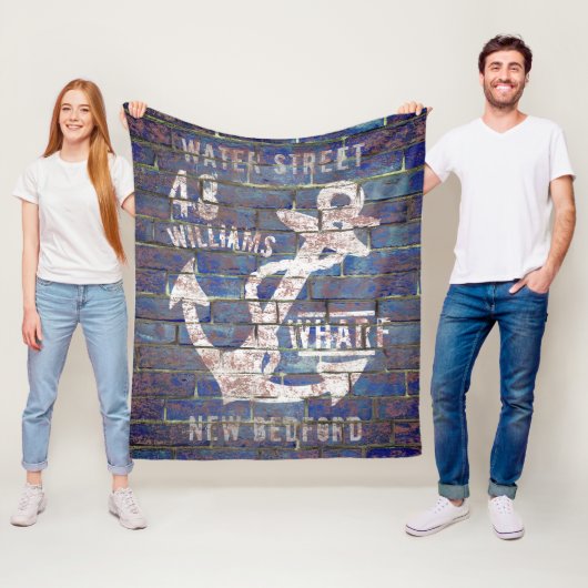 Couverture Polaire Nom de famille de brique affligé par Ancre (En situation)