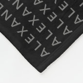 Couverture Polaire Nom ou mot Motif gris noir et blanc (Coin)