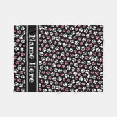 Couverture Polaire Nom personnalisé blanc rose sur motif empreinte de (Devant (Horizontal))