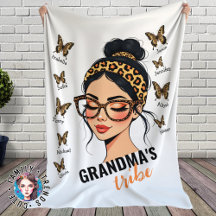 Nom personnalisé Leopard Messy Bun et Butterflies