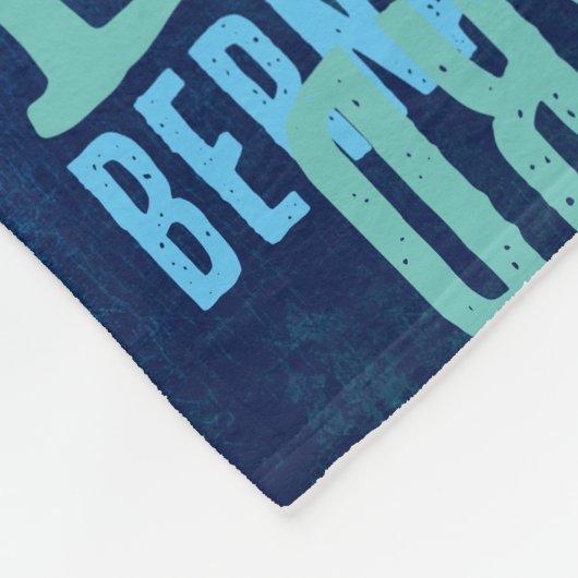 Couverture Polaire Nom répliqué en nuances de bleu côtier (Coin)