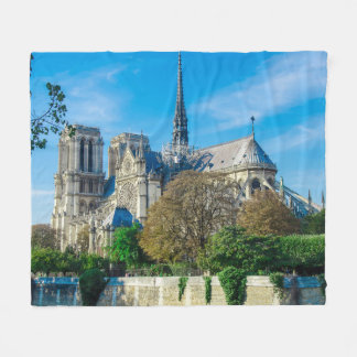 Couverture Polaire Notre Dame de Paris en France