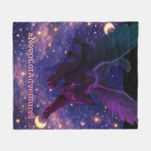 Couverture Polaire #NovaCatAdventures – Winged v3 (Devant (Horizontal))